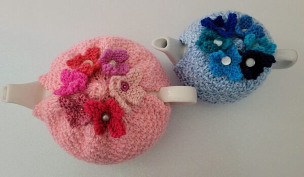 Pastel floral tea cosie  knitting pattern using double 8 ply yarn - Image 3