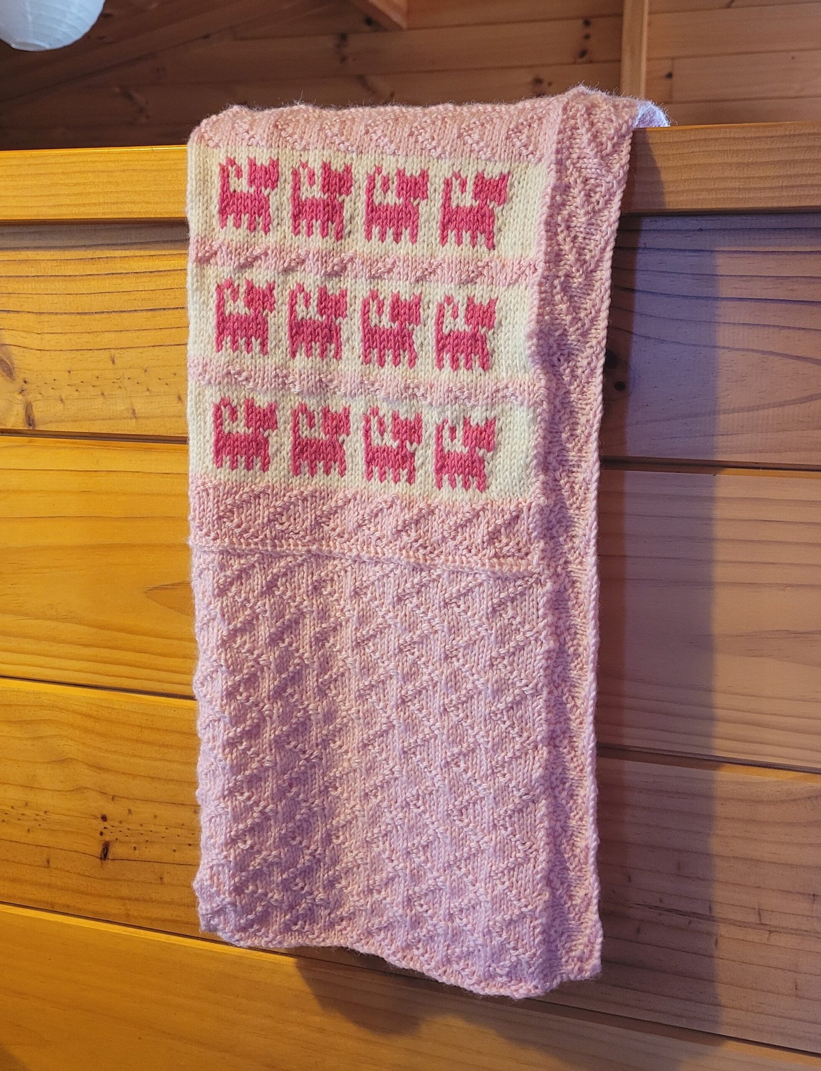 Kitty Kat baby rug in 8 ply knitting pattern - Image 5