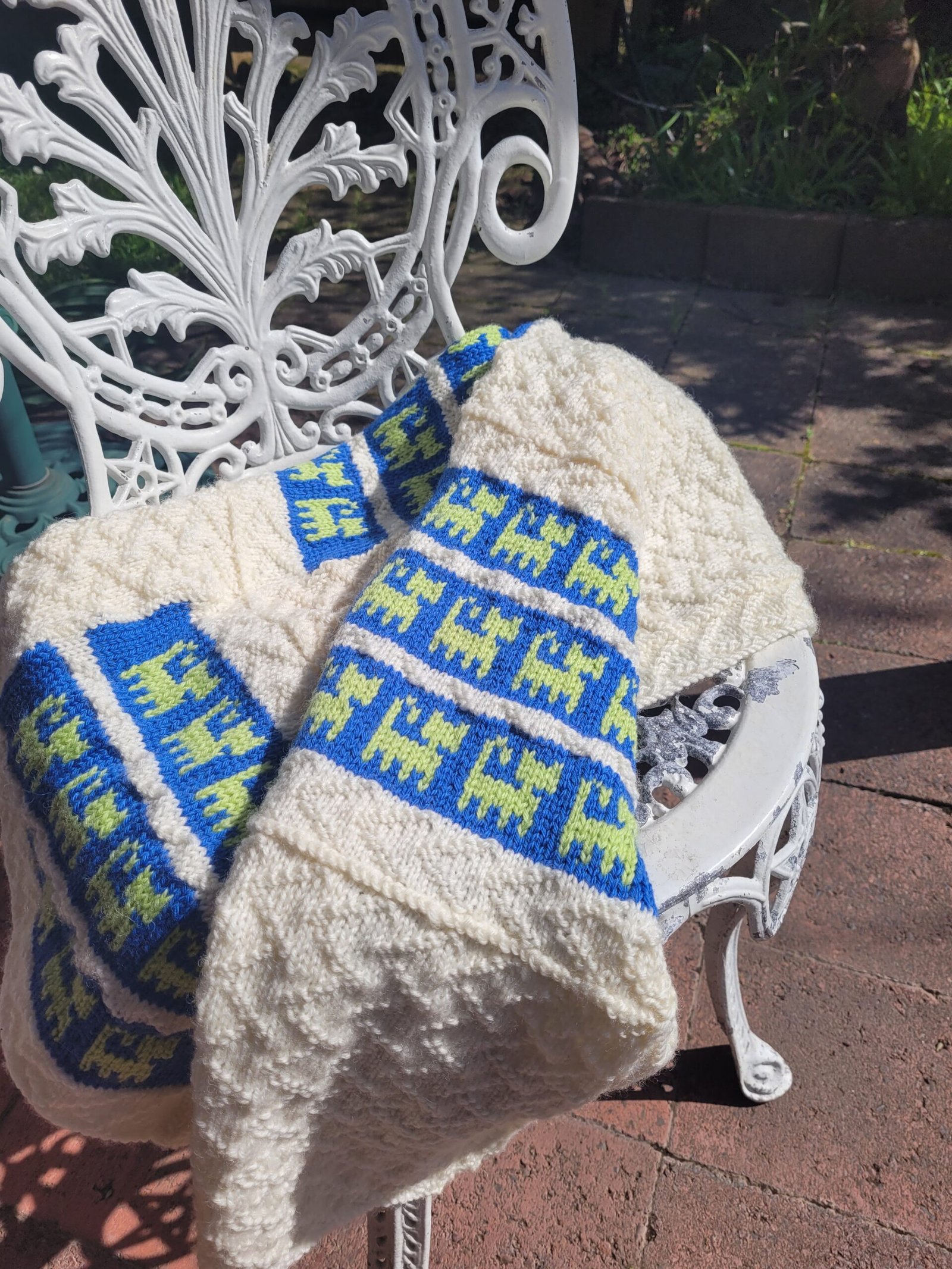 Kitty Kat baby rug in 8 ply knitting pattern - Image 6