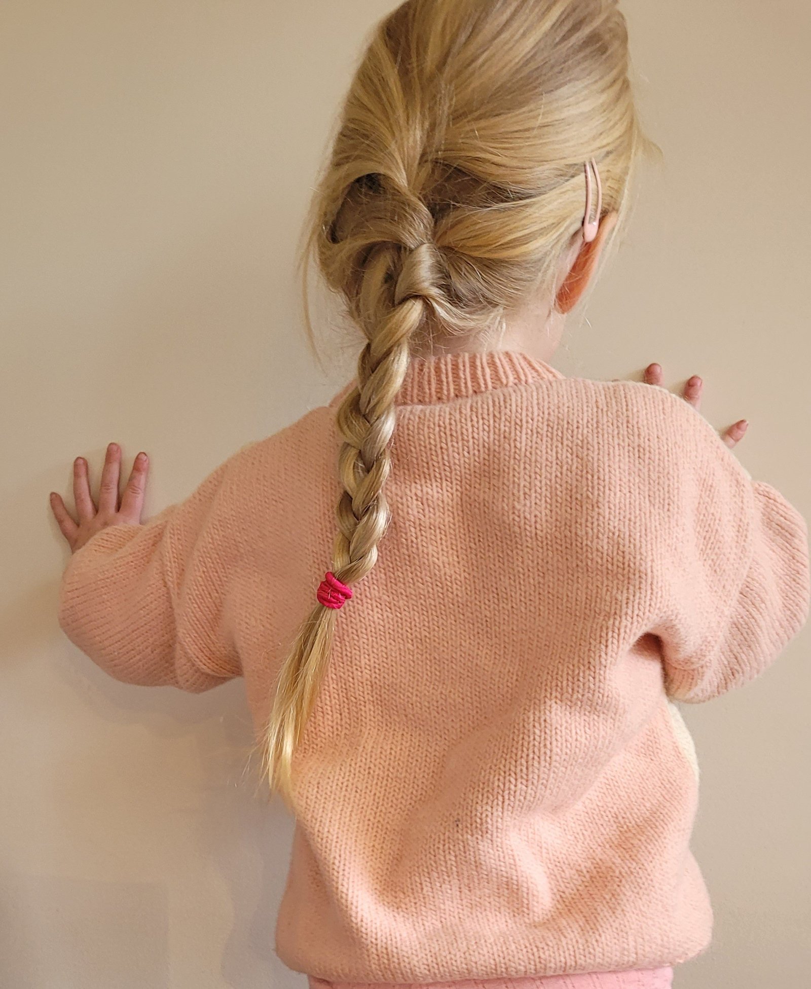 Child's Horsey Tales jumper knitting pattern - Image 8